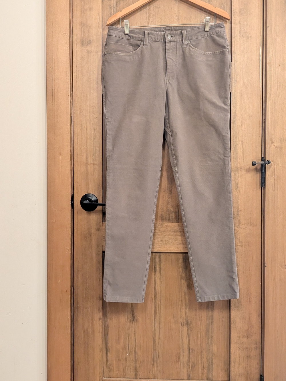 Lululemon Men's brownish gray pants 32 waist